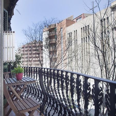 Aparteasy - Authentic Family Apartment Barcelone Extérieur photo