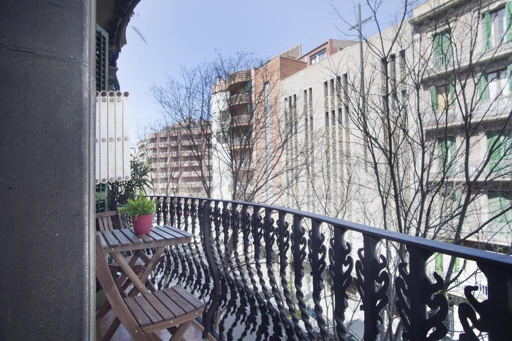 Aparteasy - Authentic Family Apartment Barcelone Extérieur photo
