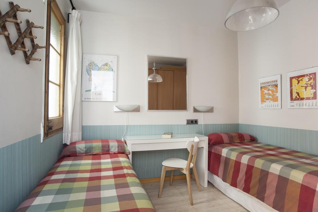 Aparteasy - Authentic Family Apartment Barcelone Extérieur photo